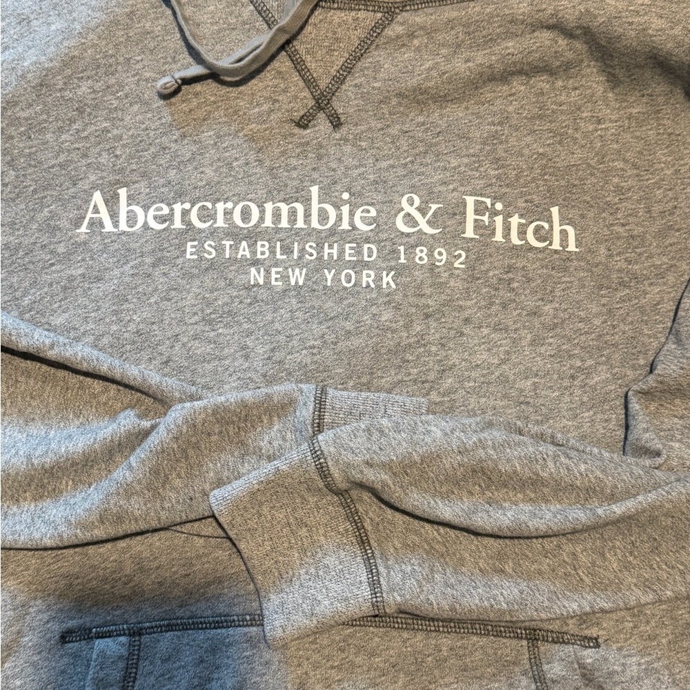 Abercrombie & Fitch Heather Gray Crewneck Sweater